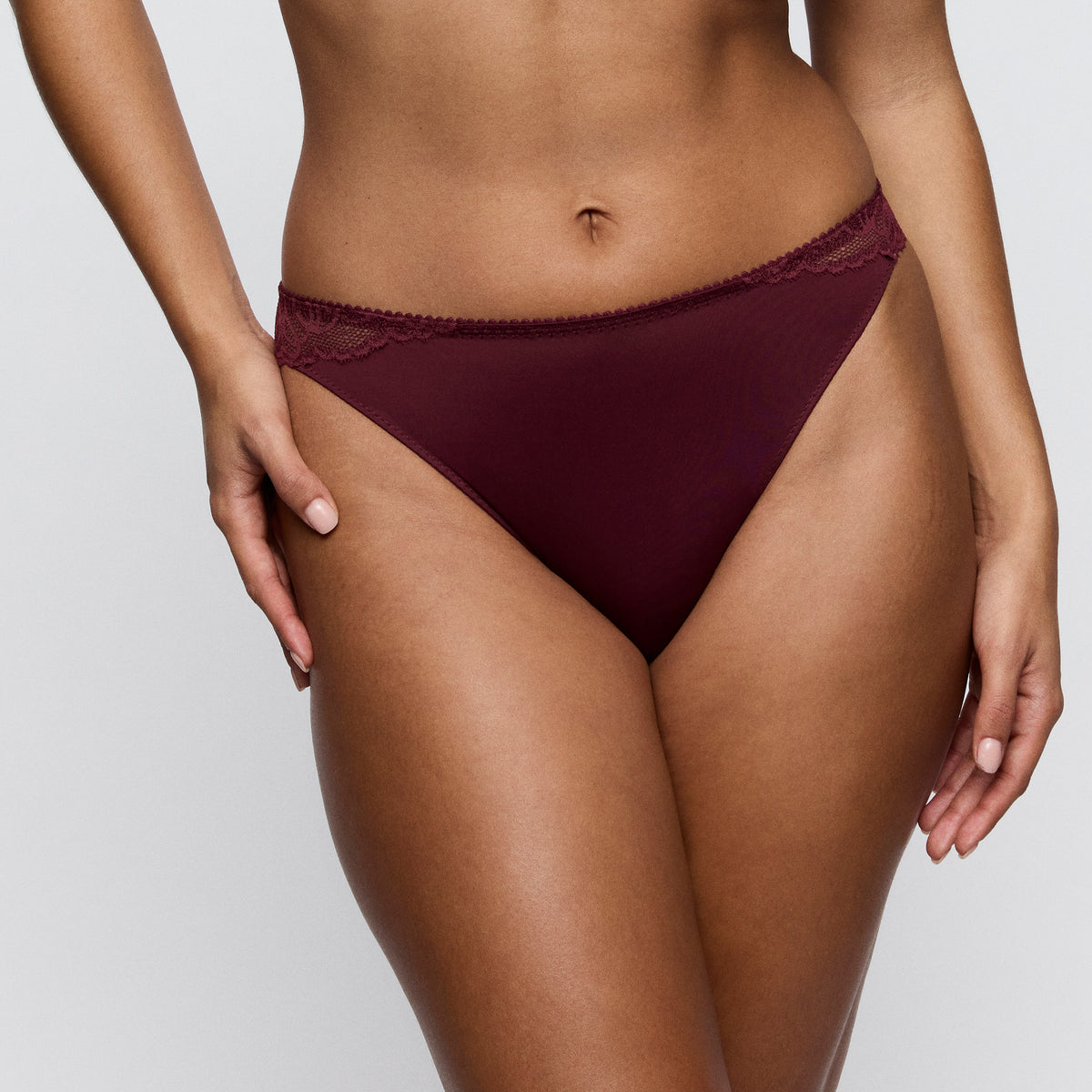 Primadonna Salerno Thong In Evening Red